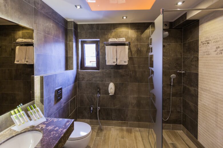 Stay 20 301 bathroom