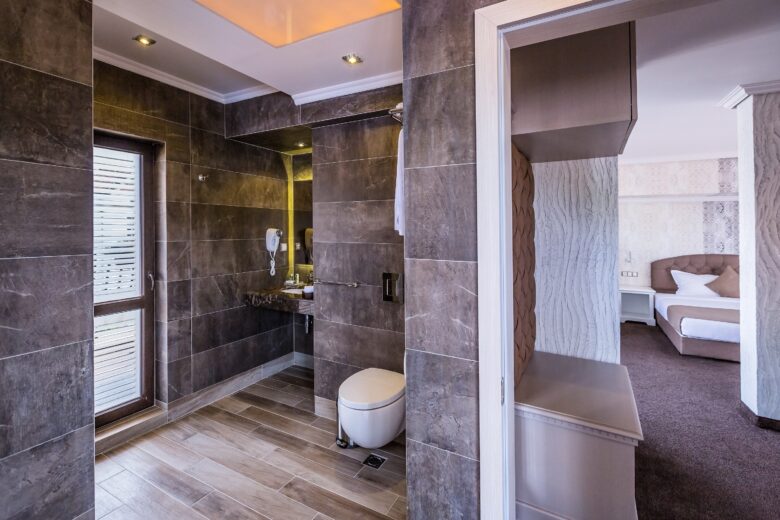 Stay 4 a4 bathroom